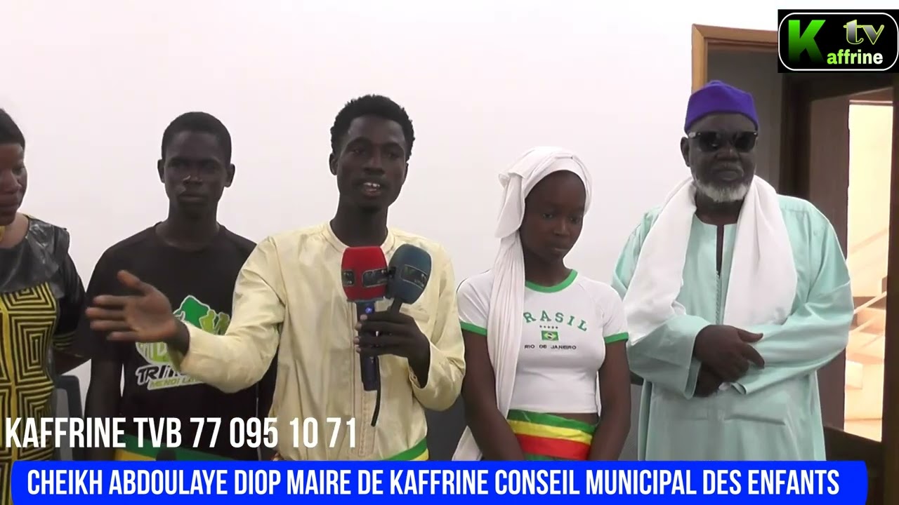 Cheikh Abdoulaye Diop maire de kaffrine conseil municipal des enfants .