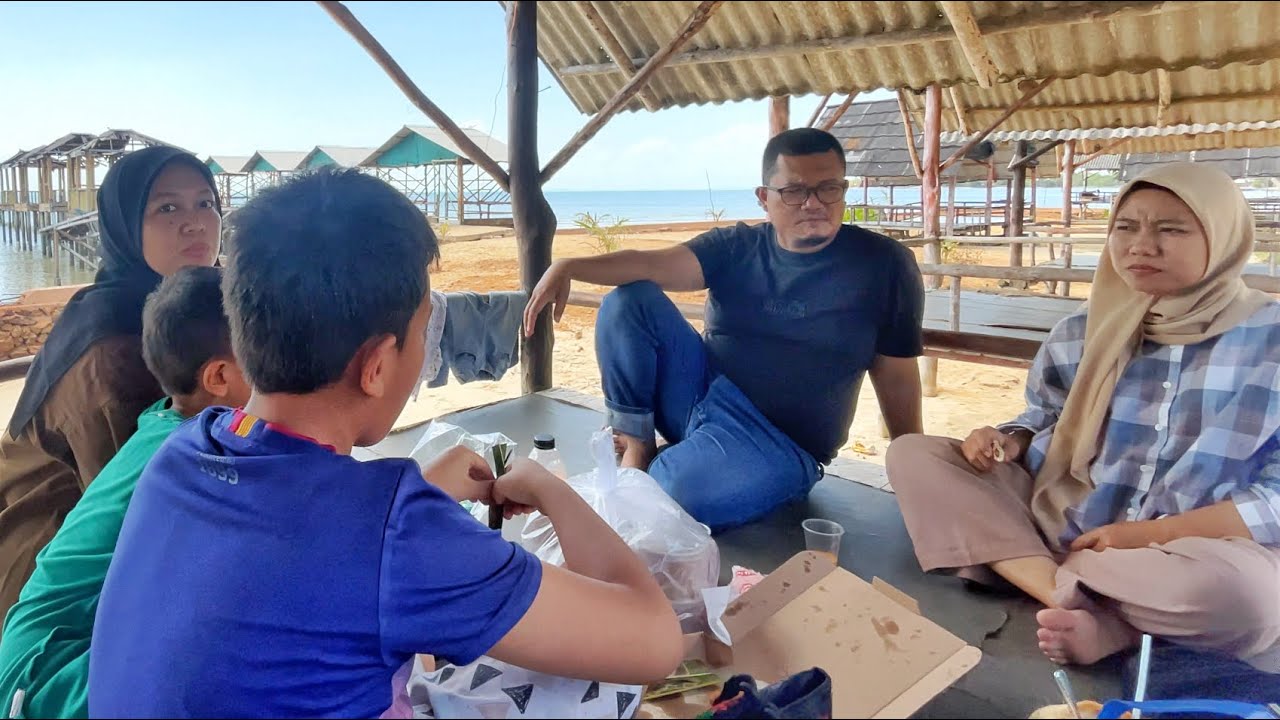 Santai di pantai pase puteh dompak Tanjungpinang 😍