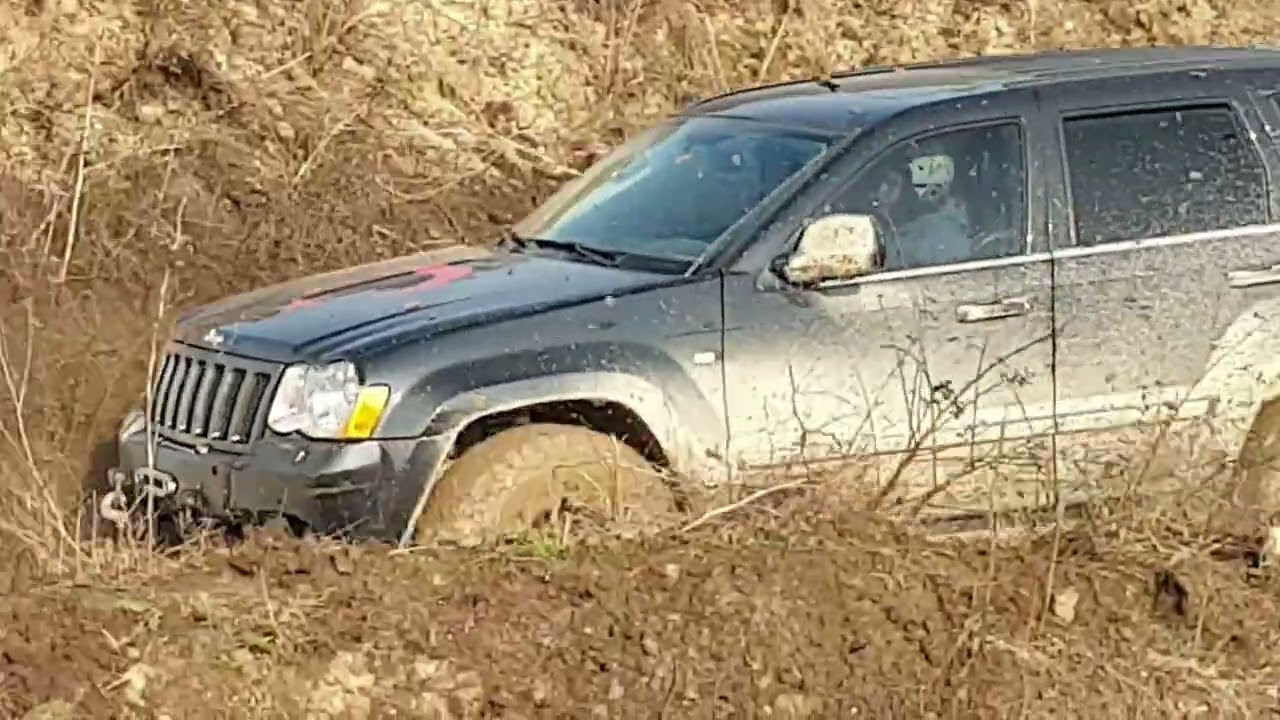 jeep grand cherokee offroad yarışında
