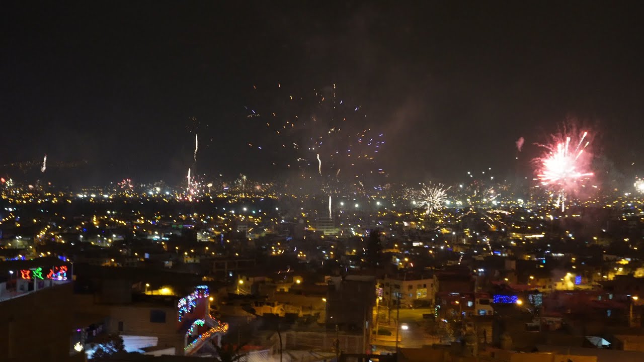 Fuegos Artificiales en Navidad 2025 - Comas Lima Per&uacute;