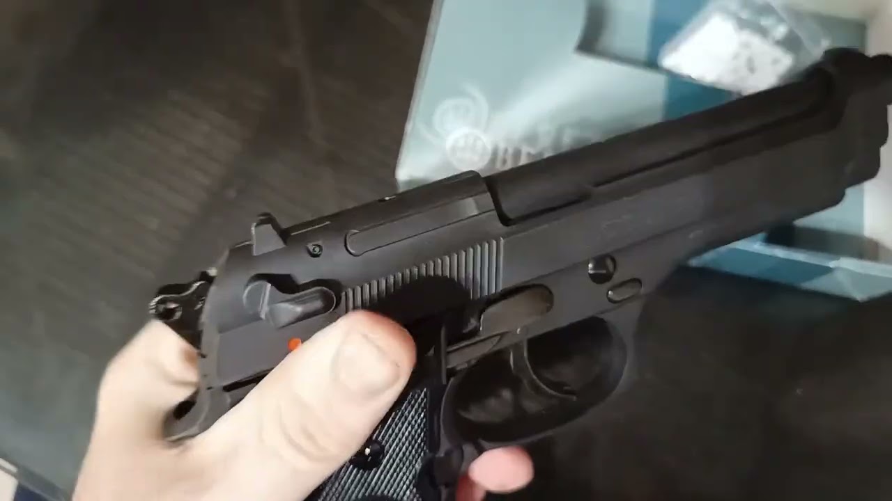 Beretta 92 fs /umarex pss resorte.