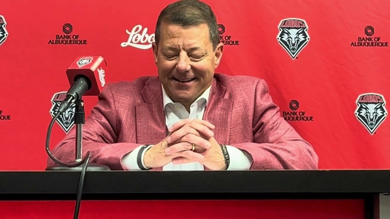 Post-game w/ Coach Bradbury after Lobos defeated Fresno St. #unmlobos #golobos #albuquerque #abq 