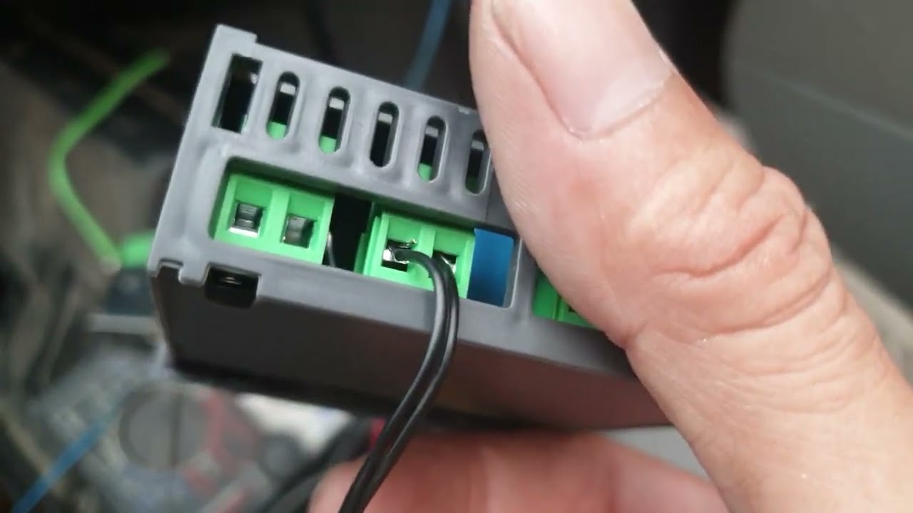 Thay role điện tử cho role cơ ngắt lốc điều hòa, chống đóng tuyết giàn lạnh