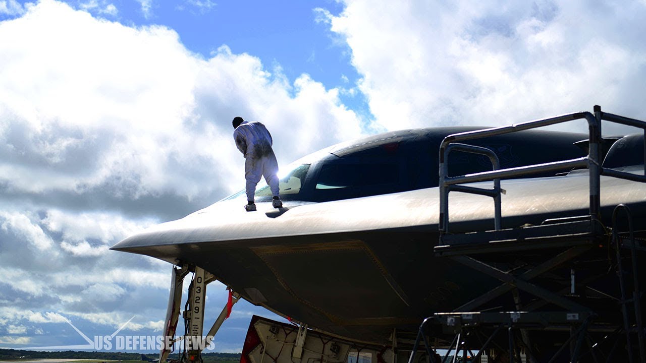 Here's How B-2 Bomber Pilots Pull Off Grueling 33-Hour Flights