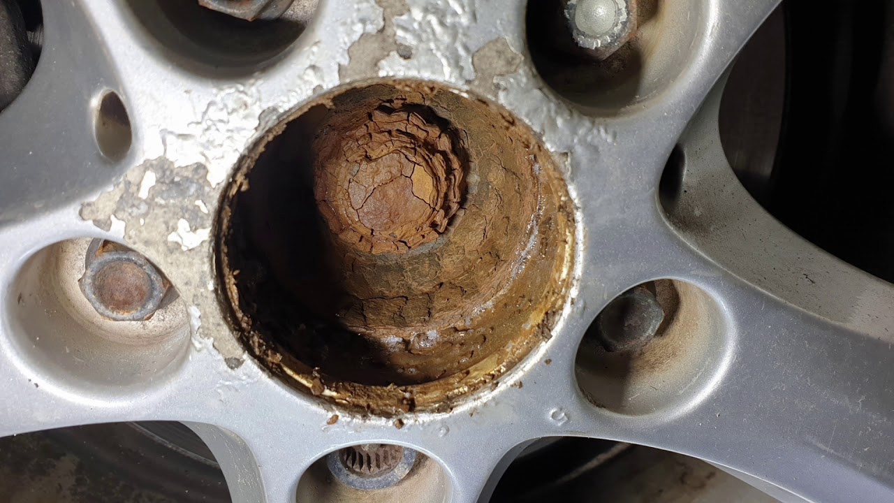 BMW 1 Series Driveshaft And Wheel Speed Sensor Removal, 5DB0, 5DB1, 5DB2, DTCs Fixed.
