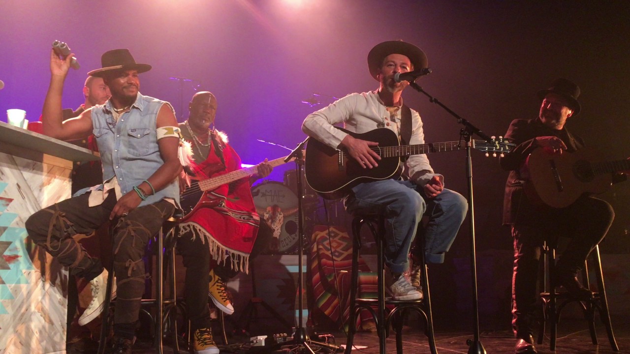 Christophe Maé - Belle demoiselle + mon p'tit gars. 09/11/2016 à Carpentras.