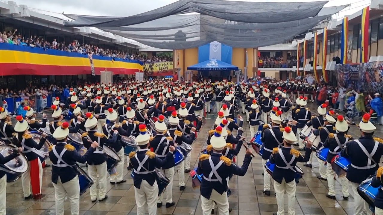 Ingreso de la Banda del Liceo Guatemala al Colegio | 15 de septiembre 2015