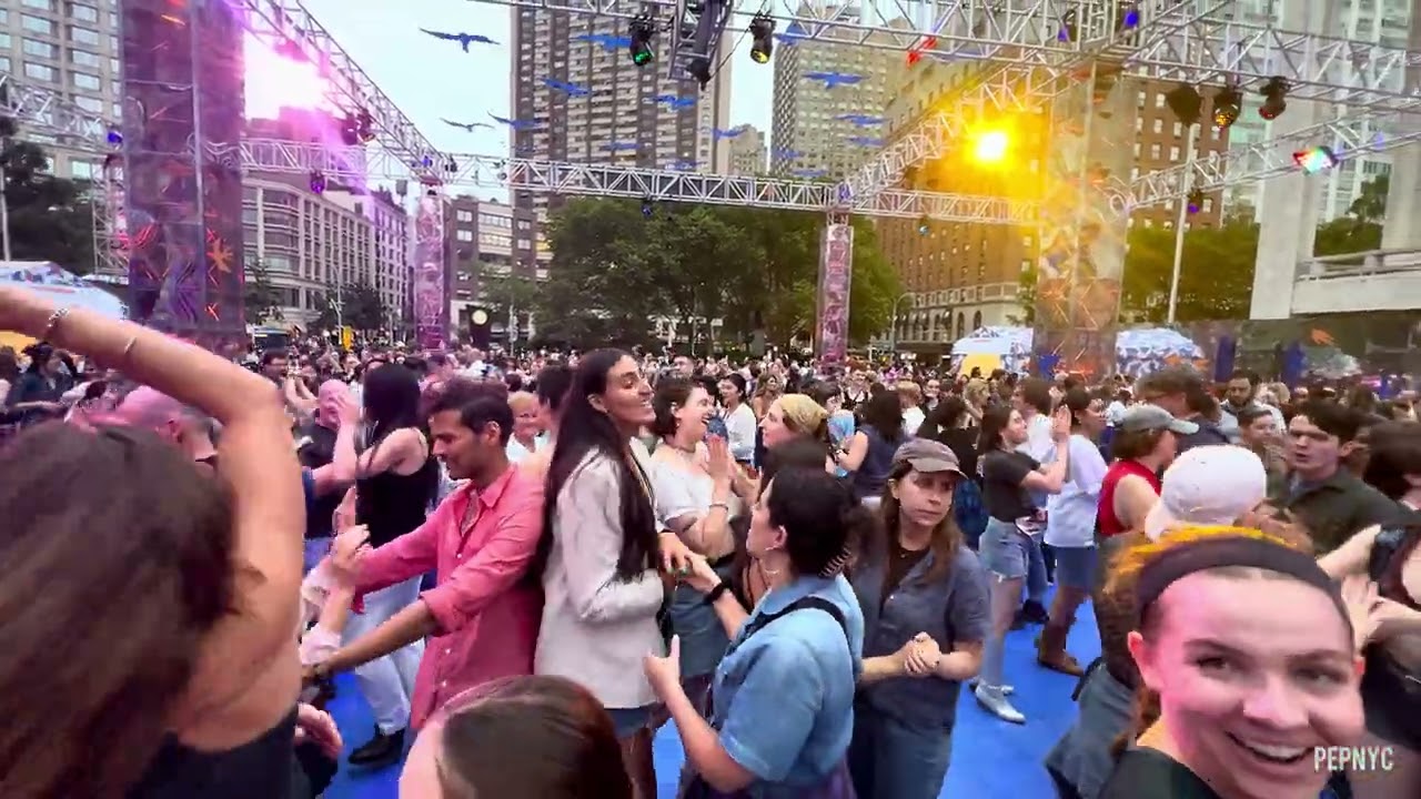 COUNTRY LINE DANCE @ #lincolncenter #nyc #newyork #linedance #summerforthecity #cowboys