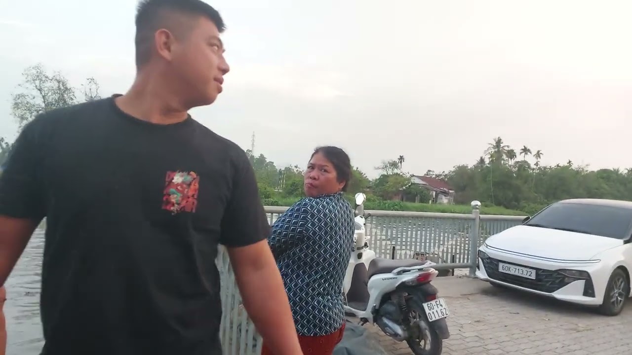 Bờ kè  sông Đồng Nai  phường  Tam  Hiệp TP Biên Hòa  vua hien dài vừa cổ kính 