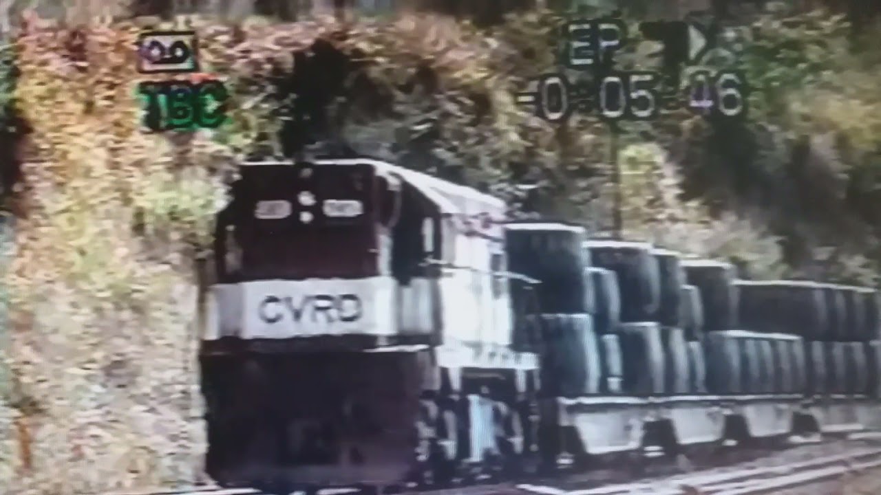 COMPANHIA VALE DO RIO DOCE - In&eacute;dito cargueiro com pneus - G 12 - CVRD - EFVM
