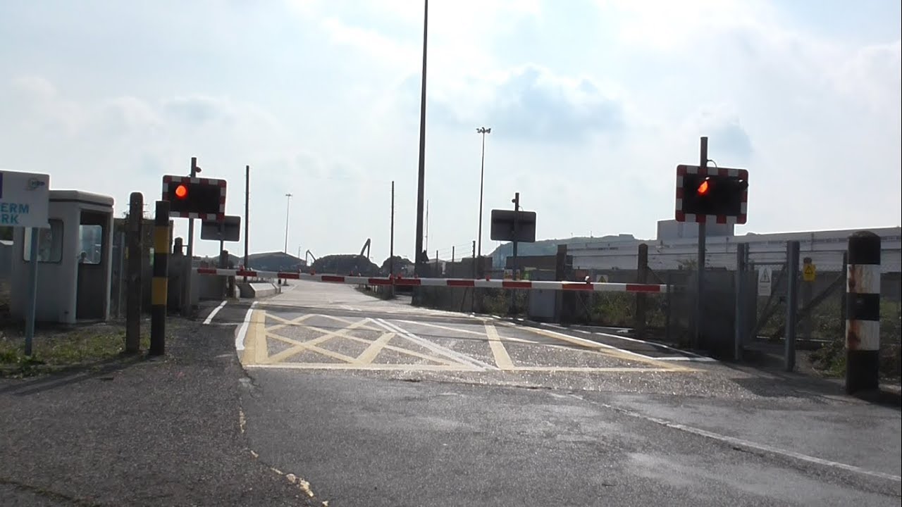 Beach Road Level Crossing
