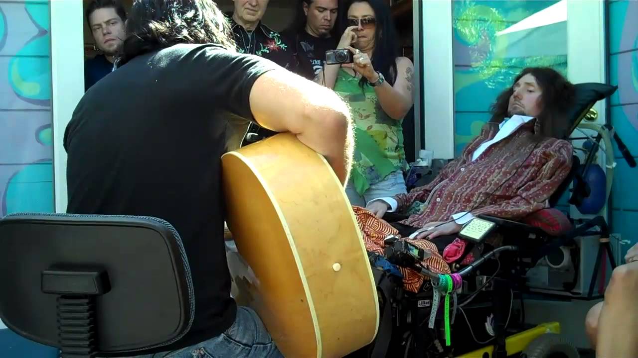 Richie Kotzen sings to Jason Becker 7/24/10 Jason's birthday party.