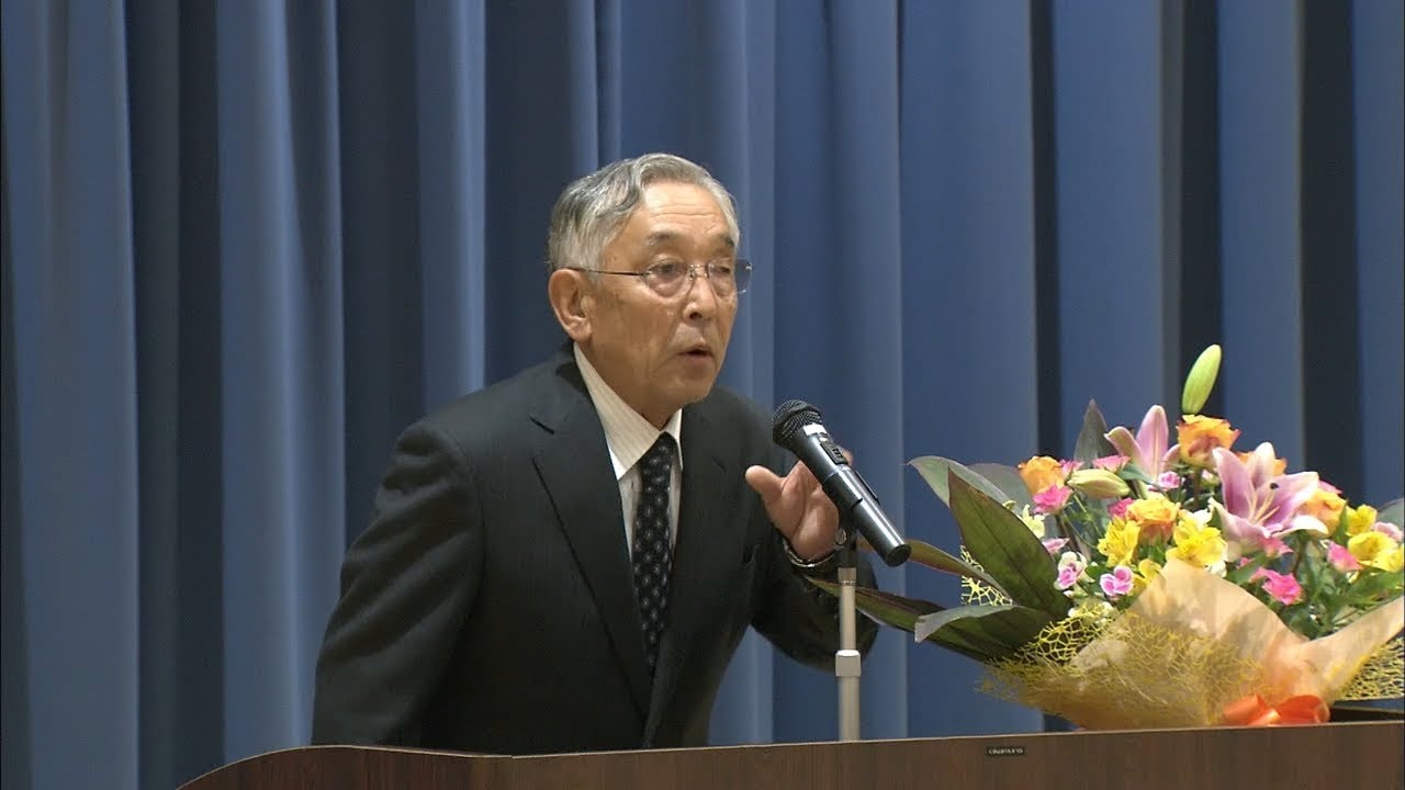 香川・三木町の伊藤新町長が初登庁　元小学校長「住んでみたい町に」