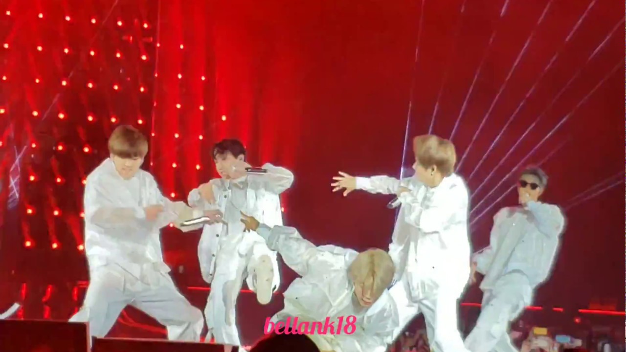 181006 (MIC DROP Steve Aoki Remix Version ) BTS 'LOVE YOURSELF TOUR CITIFIELD' NY