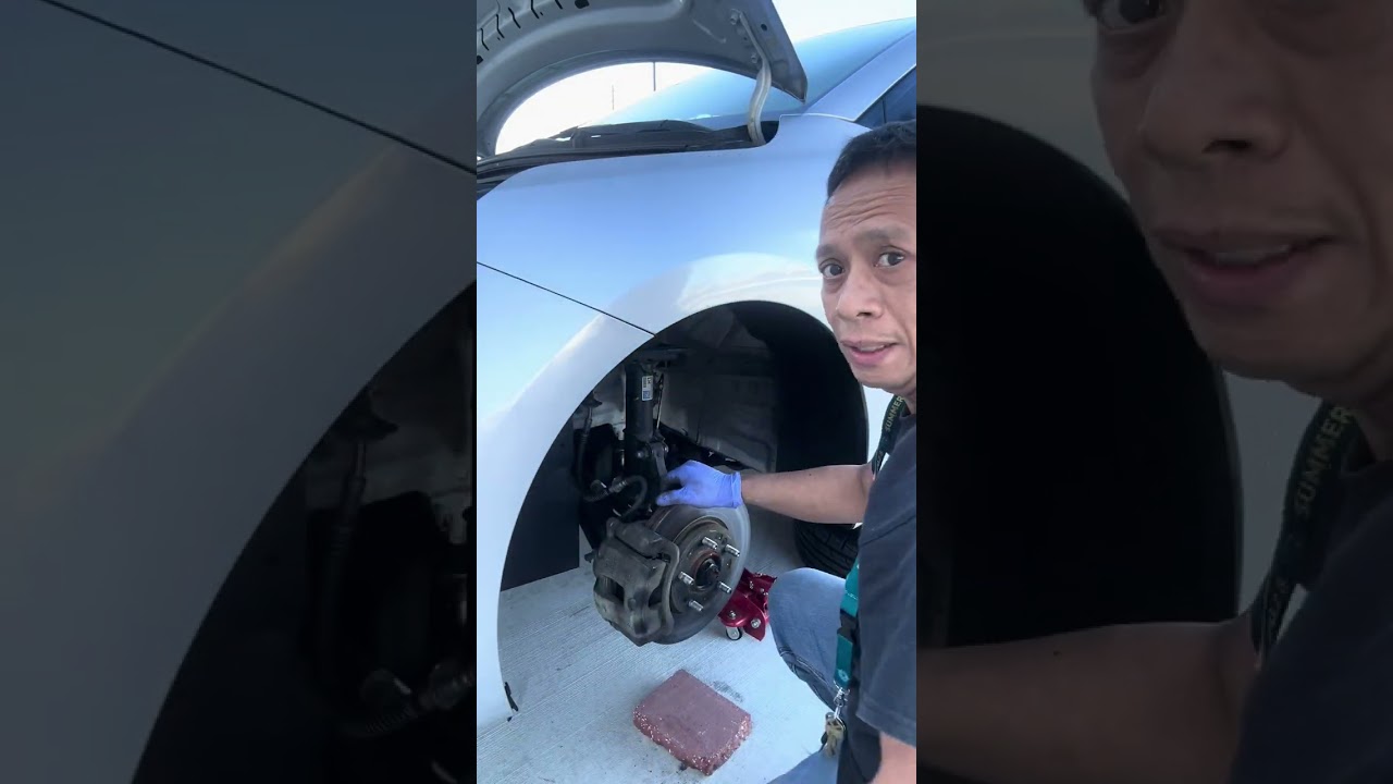 Cambio de pastillas delanteras Hyundai Elantra 2019; Hyundai Elantra 2019 brake pad change