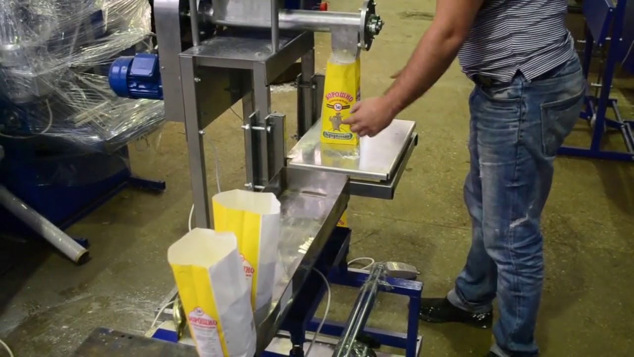 Dozownik (linia, maszyna, pakowaczka, automat) do Mąki  / Maszyna do pakowania mąki