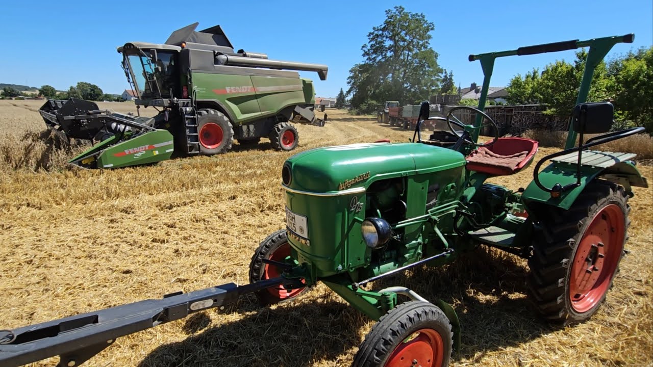 Sommergerste ernten mit Fendt Mähdrescher 5255 L und Deutz Schlepper D15 Baujahr: 1958 Osterhausen
