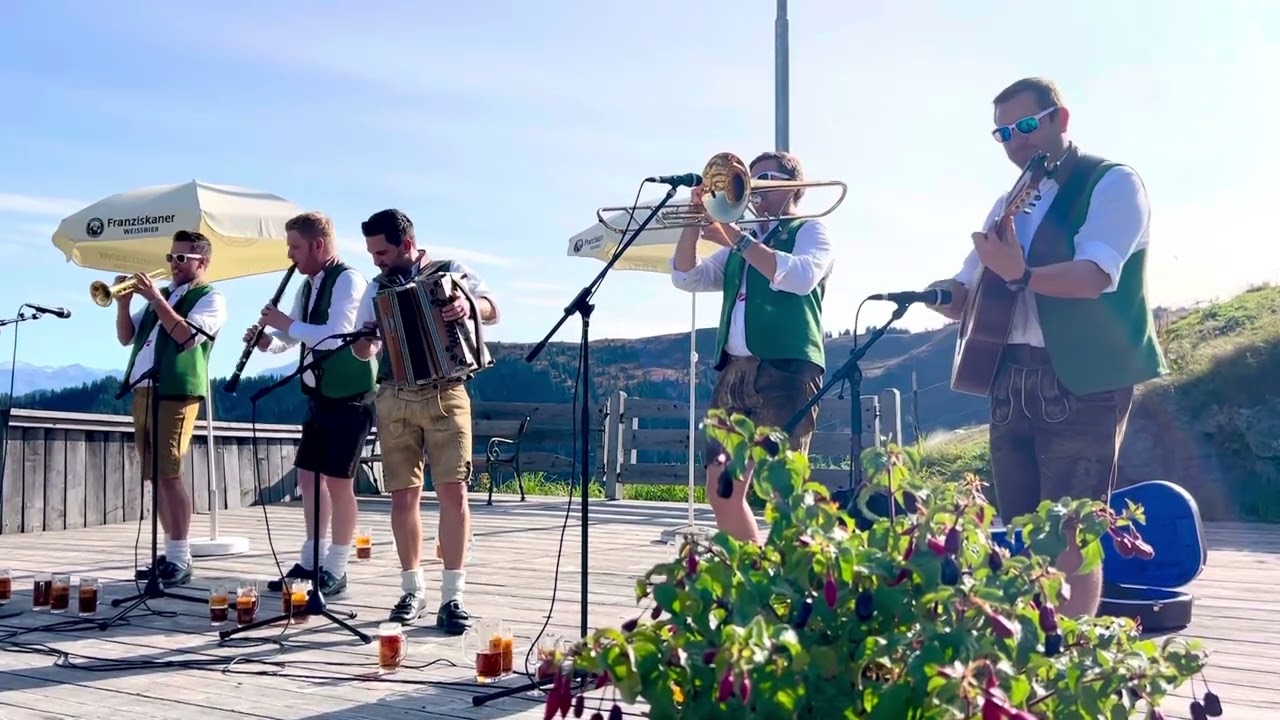Eschenauer Tanzlmusi auf dem Asitz 🪗🎺🎷🎸