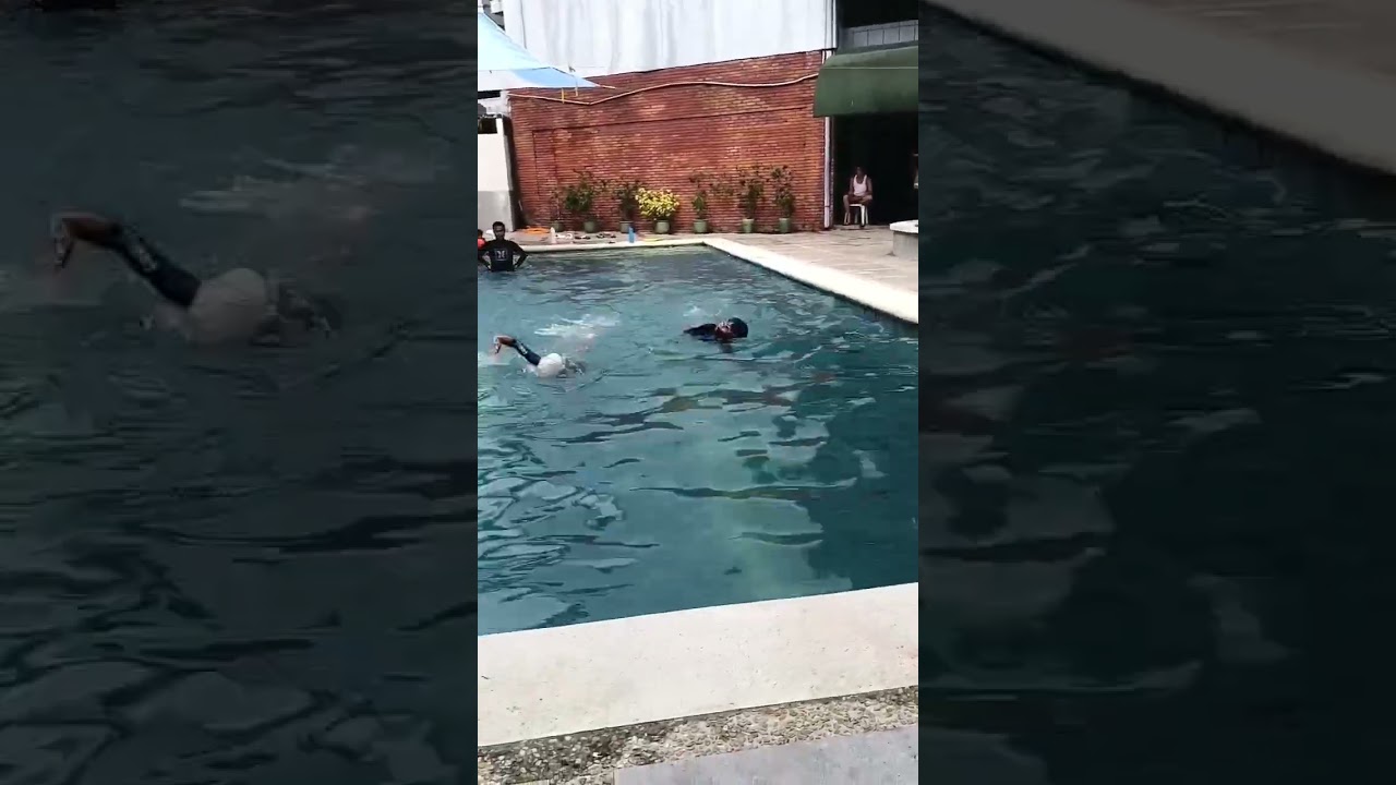 BASIC FREESTYLE SWIMMING STROKE SWIM RACE FOR KIDS #shorts #swimrace #freestyle #swimminglessons