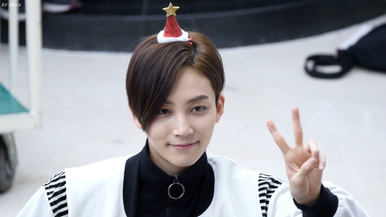 161218 세븐틴 (SEVENTEEN) - 사인회중 팬서비스 [정한] JeongHan 직캠 Fancam (코엑스 팬사인회) by Mera