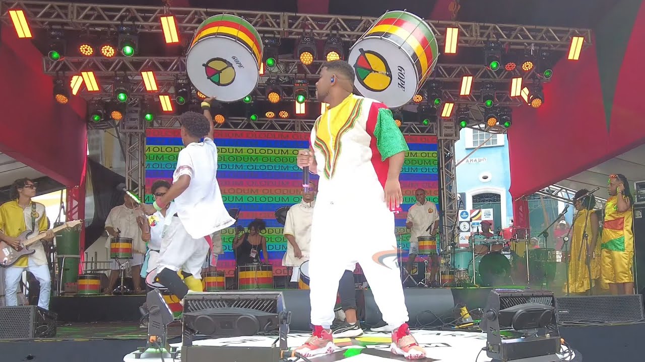 SALVADOR BAHIA - BANDA DA ESCOLA OLODUM NO LARGO DO PELOURINHO FEMADUM 2025