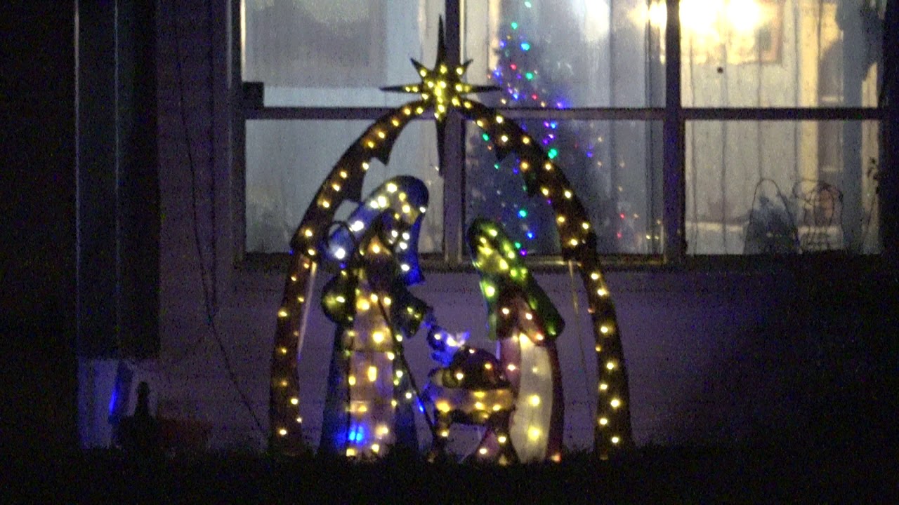 Yard Full Of Christmas 🎅 Decorations (Day 1068 - 12/1/2017)