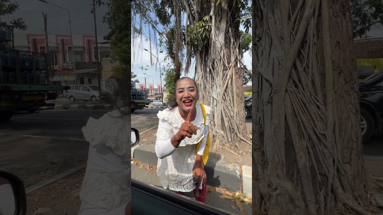 Waria Penunggu Lampu merah Proliman Prambanan #viralvideo #fypシ゚viral #waria #bencong #ngamen