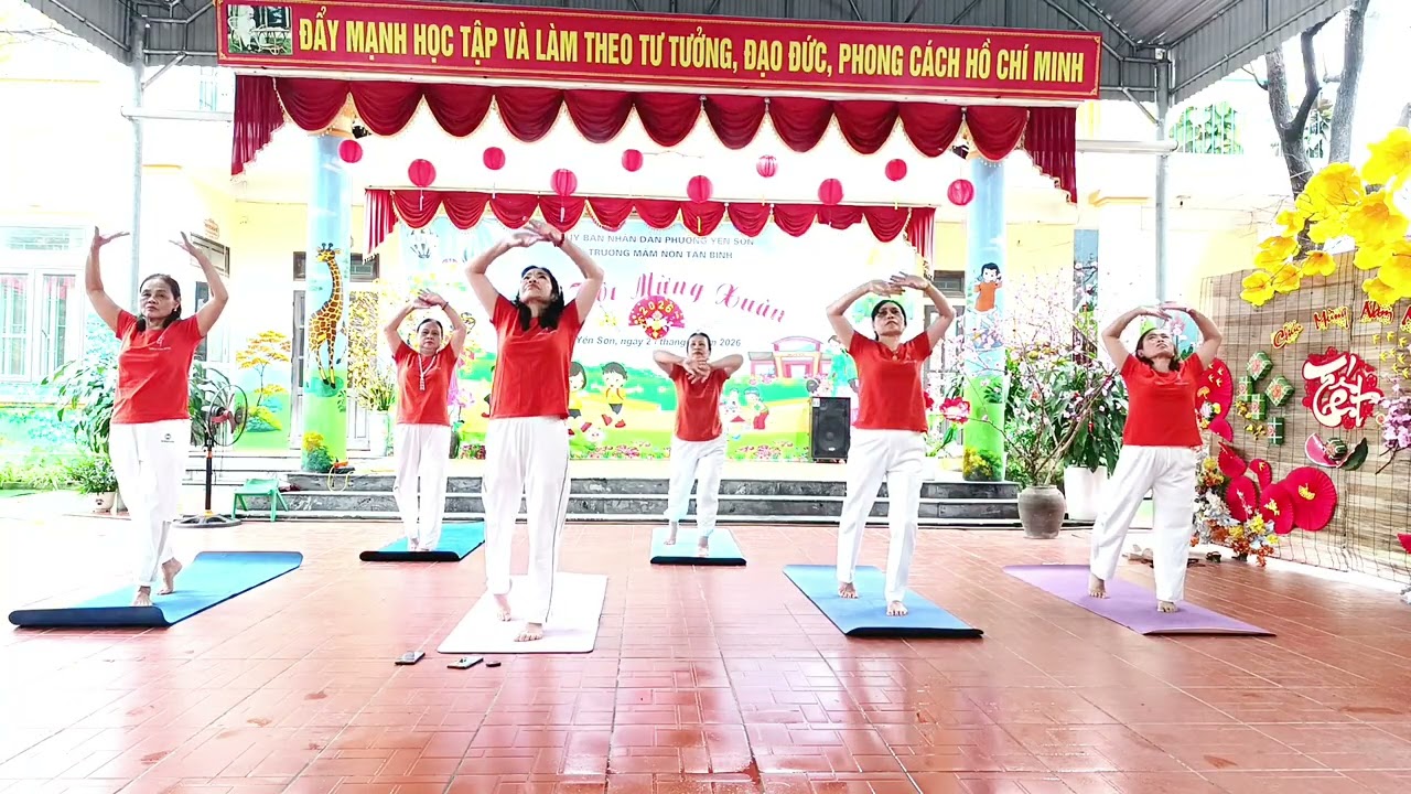 Lắng nghe mùa xuân về- Lớp yoga Tân Bình