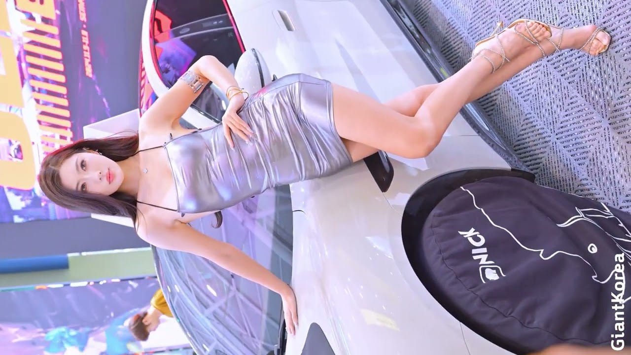 4K Fancam Модель № 34 YeMengYu 叶蒙雨 Серебряное мини-платье Шэньчжэньский автосалон 250301