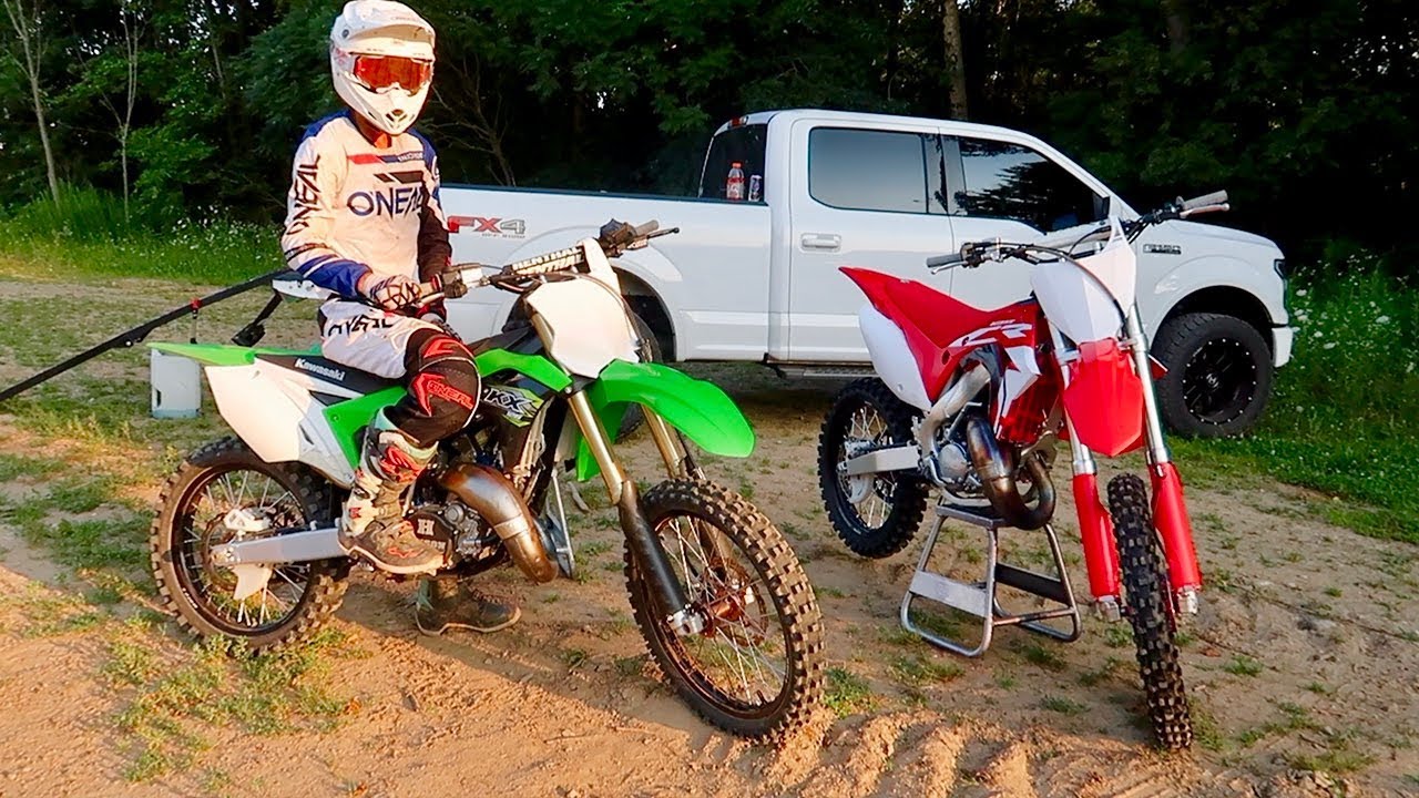 Какой двухтактный двигатель лучше? CR125 против KX125