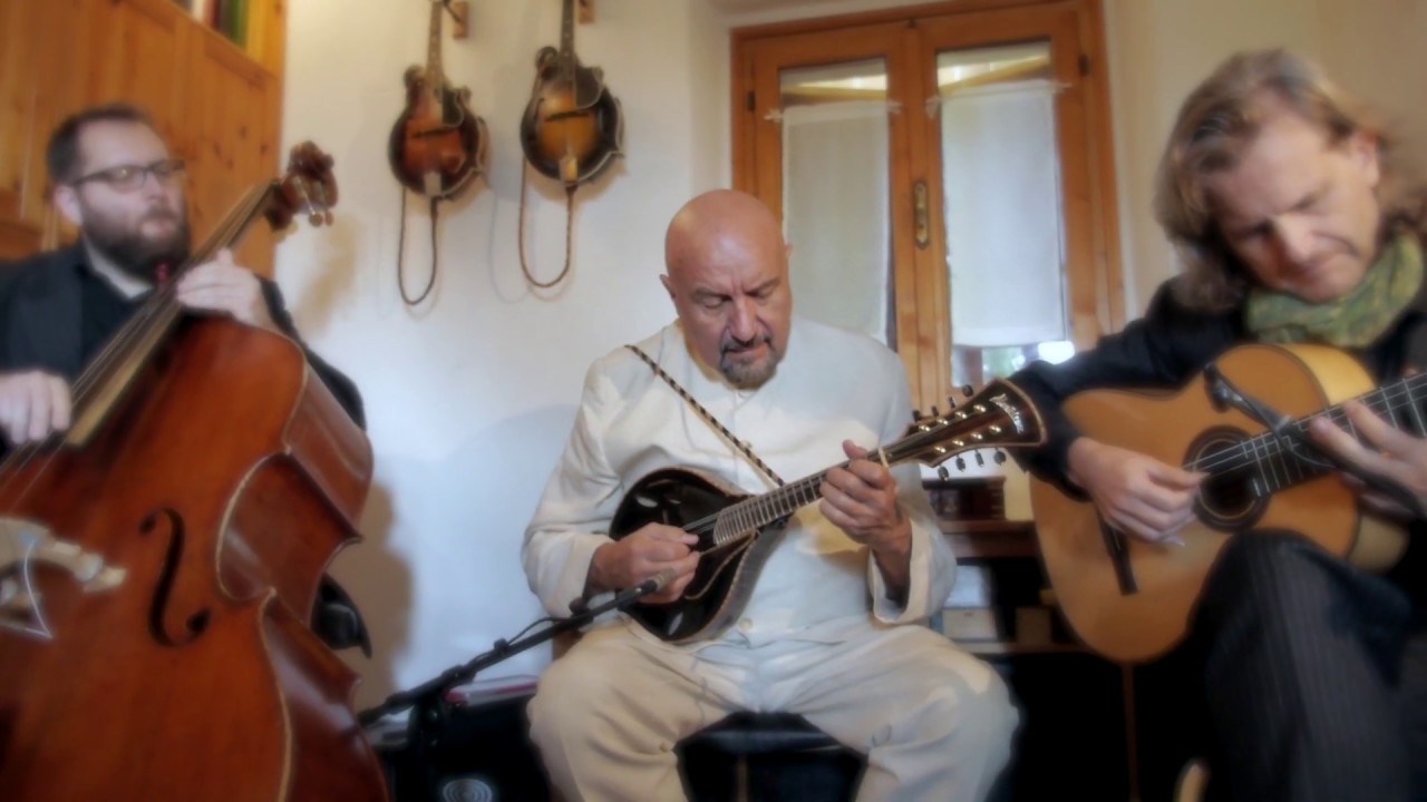 KUJACOUSTIC Das Kind es Schl&auml;ft (trad. arr. M. Gatti - M. Pucci)