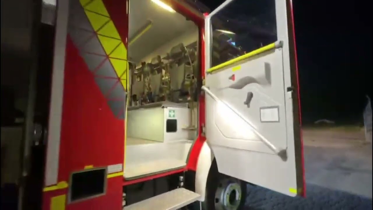 SPECJALNY POŻARNICZY WÓZ STRAŻACKI RATOWNICZO GAŚNICZY MERCEDES CNBOP 3t wody, szybkie natarcie