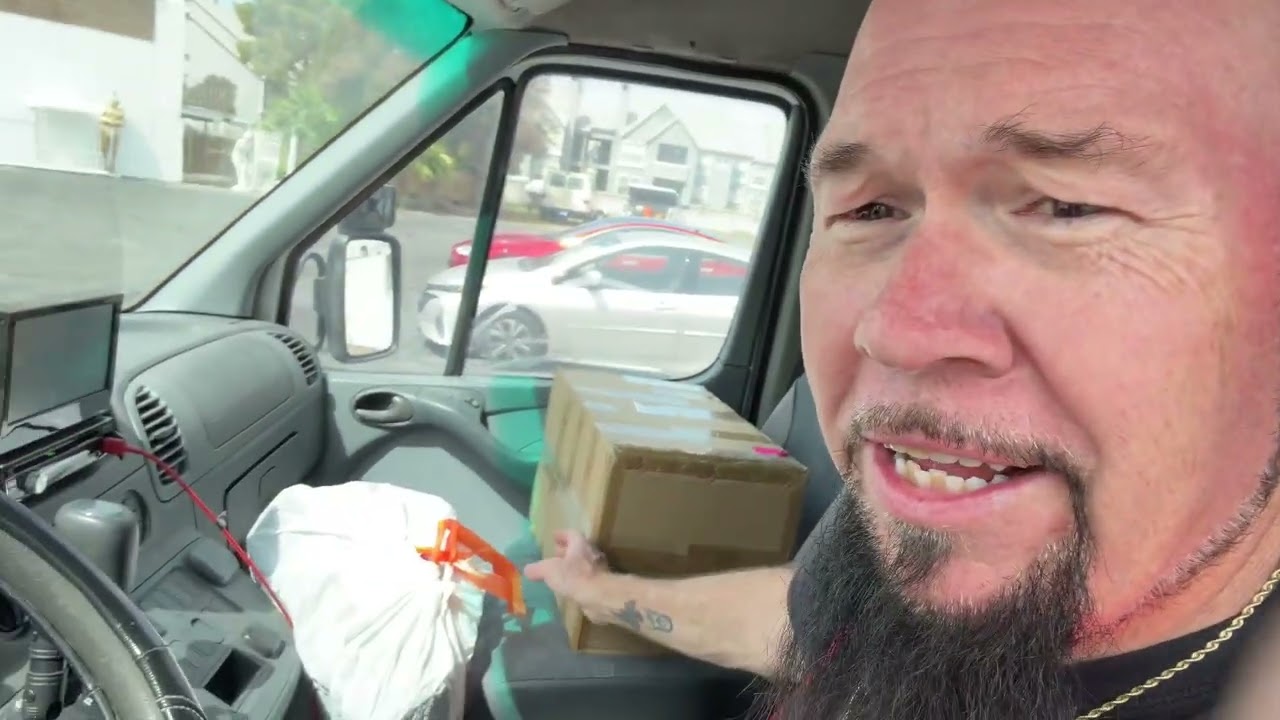 Przenosiliśmy garaże dźwigiem, a Hippie utknął na rowerze!