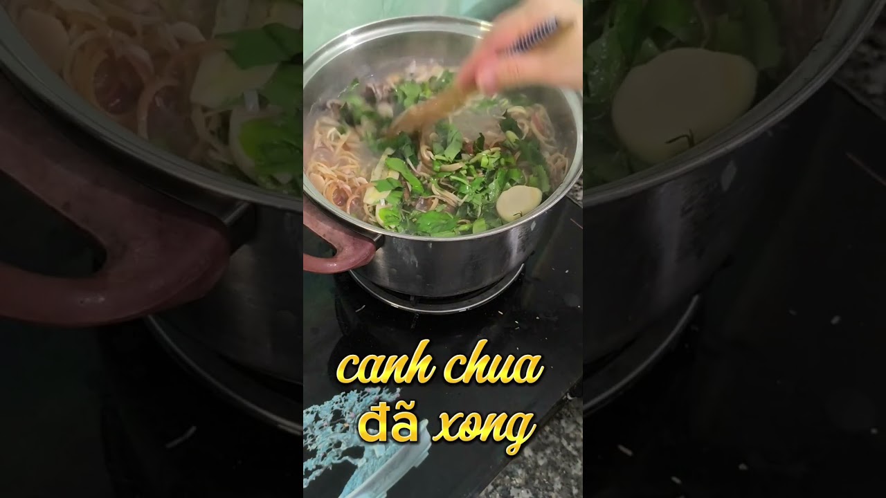 Bữa cơm giản dị quê nhà