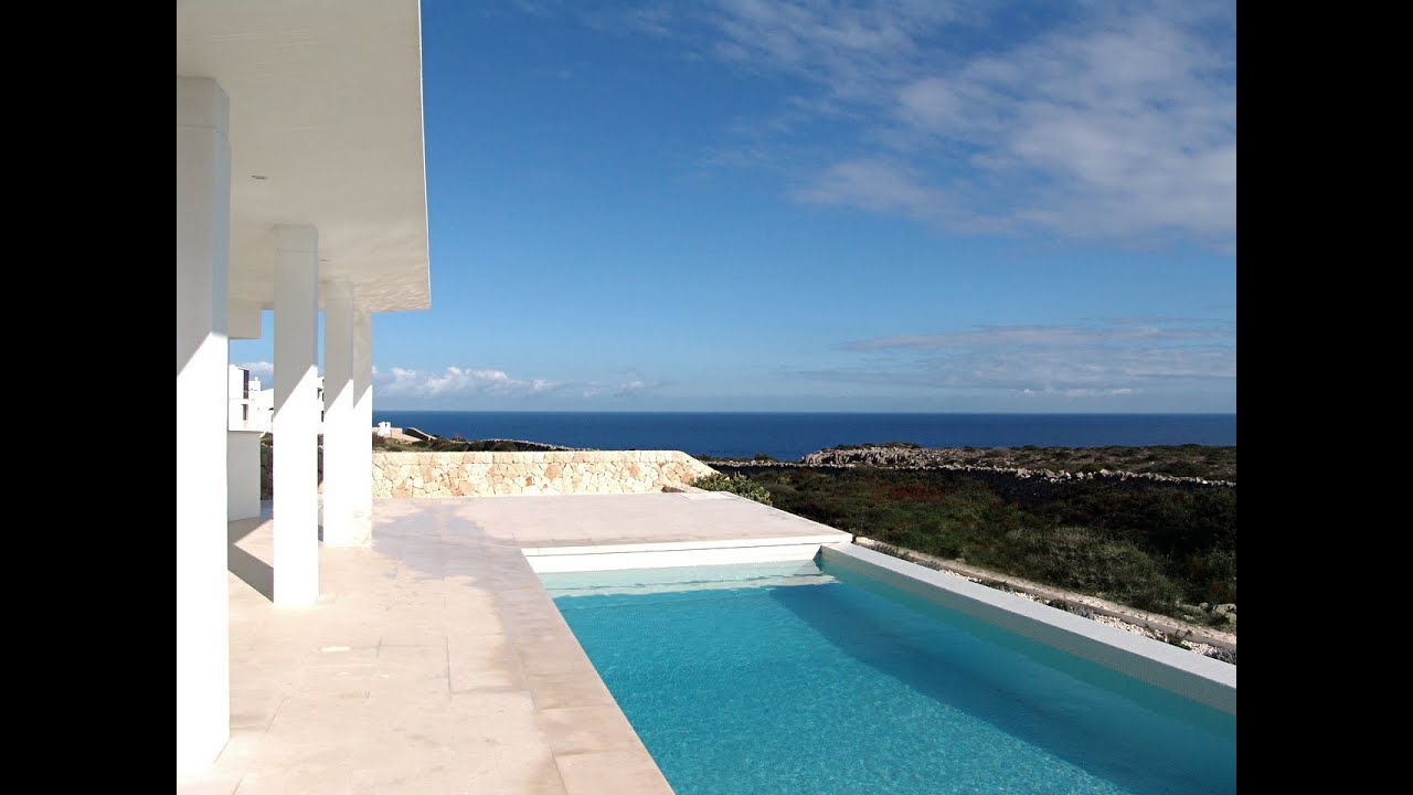 Menorca: Chalet de lujo en primera línea de mar en Cala Morell