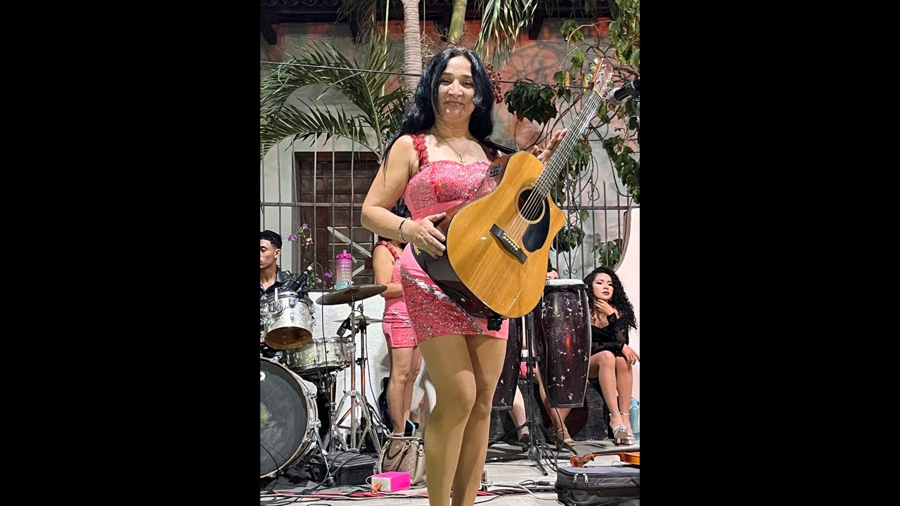 Desde las fiestas patronales de Poloros con atardecer tropical 🎶🎶🎶🕺🏻💃🏻🕺🏻💃🏻🕺🏻💃🏻💃🏻