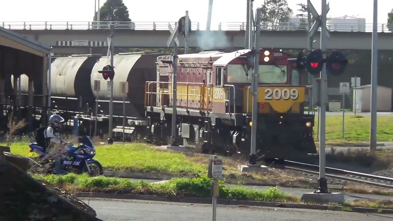 (Flashback) TasRail DQ 2009 2006 Cement train Formby Road Devonport 21/05/2016