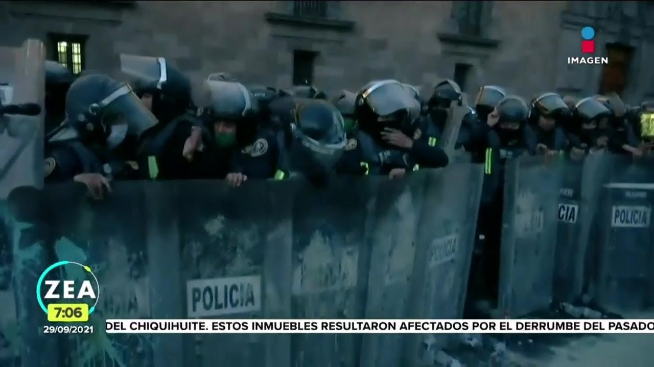 Reconocen a mujeres polic&iacute;as tras marcha del 28S | Noticias con Francisco Zea