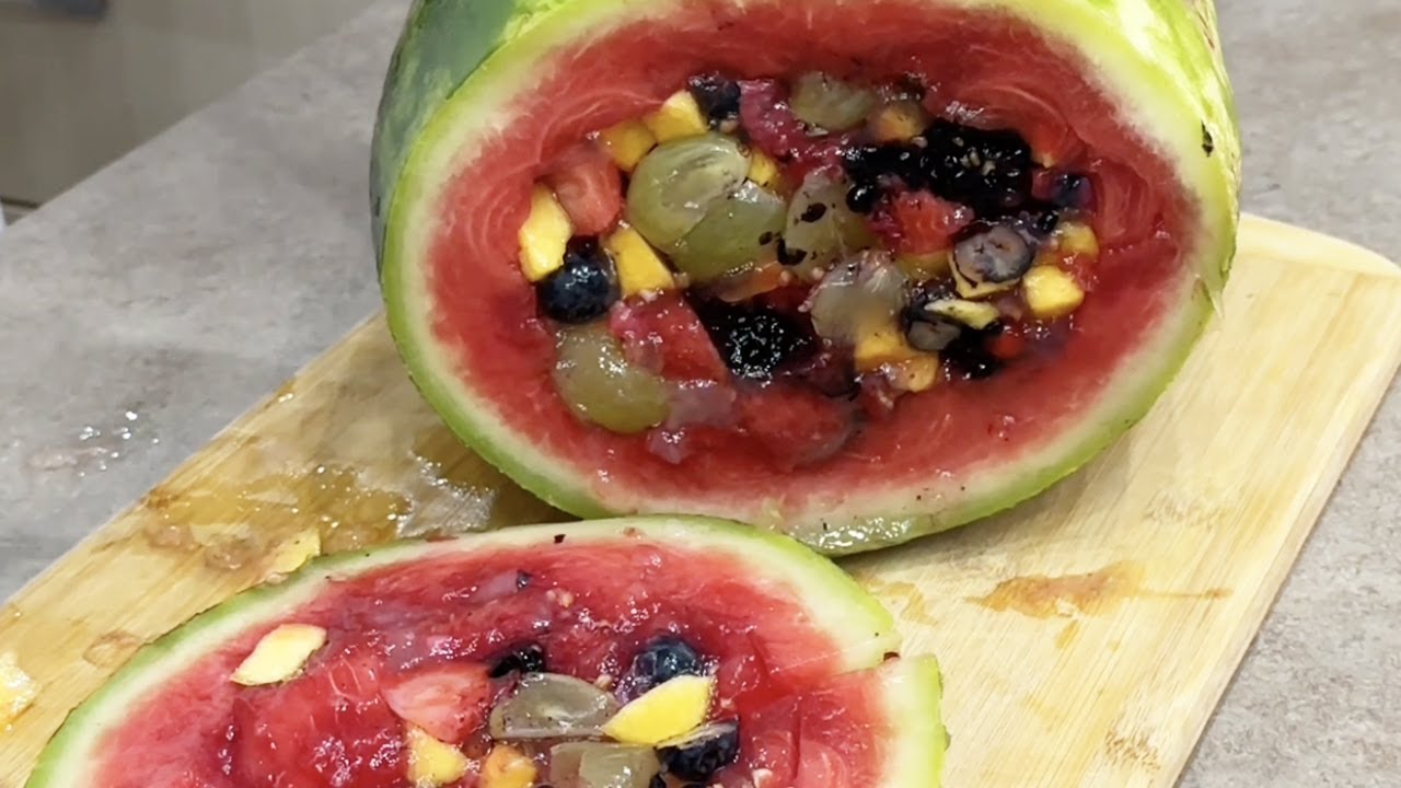ANGURIA RIPIENA DI FRUTTA
