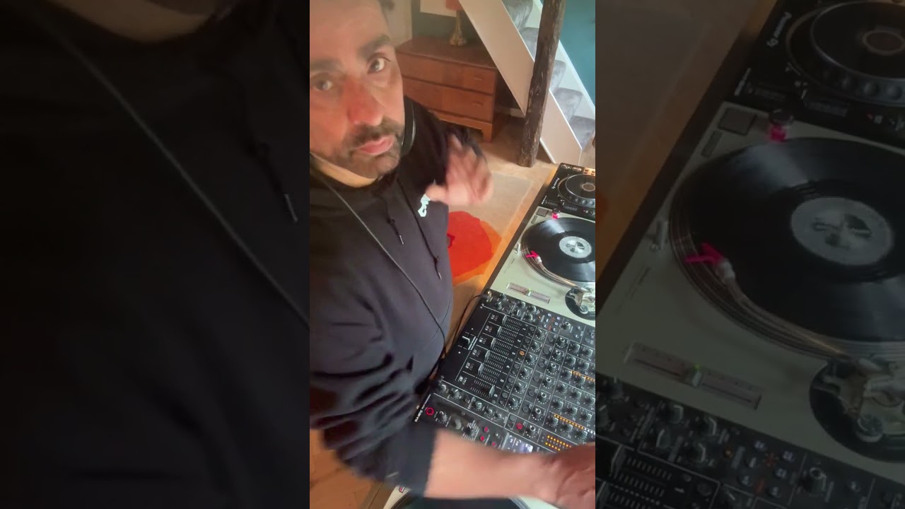 Dj trick I did at pacha at my first ever gig in 1998. A day that literally changed my life ✌🏽❤️💥