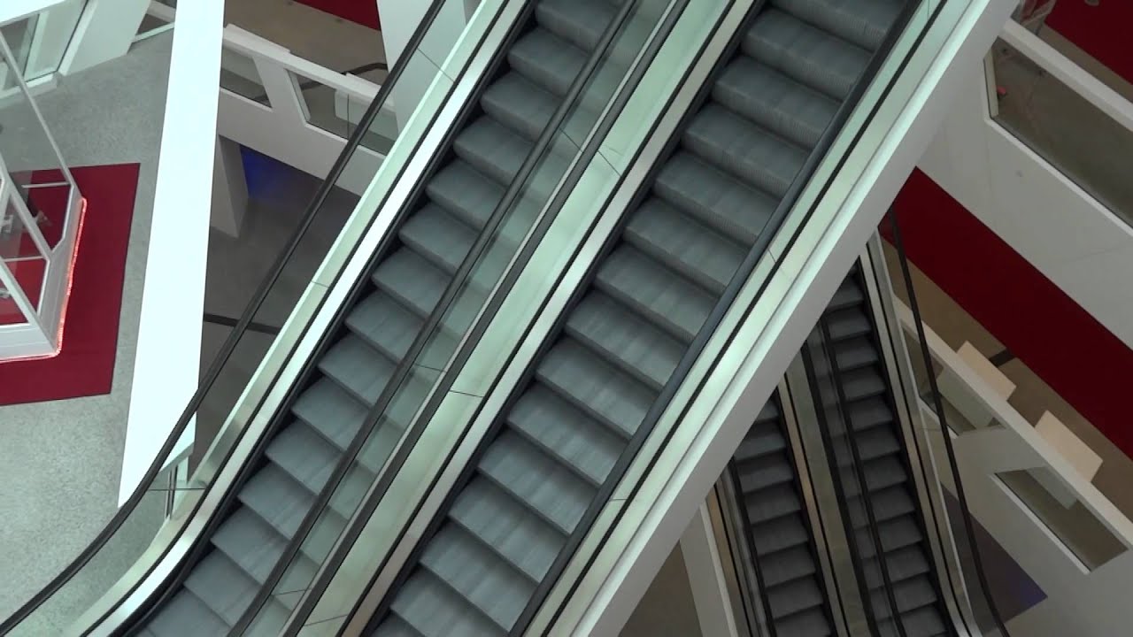 Virtual tour through the shopping center Westside in Bern.
