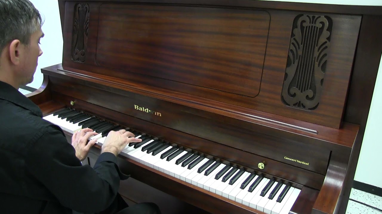BALDWIN CONCERT VERTICAL PIANO 52