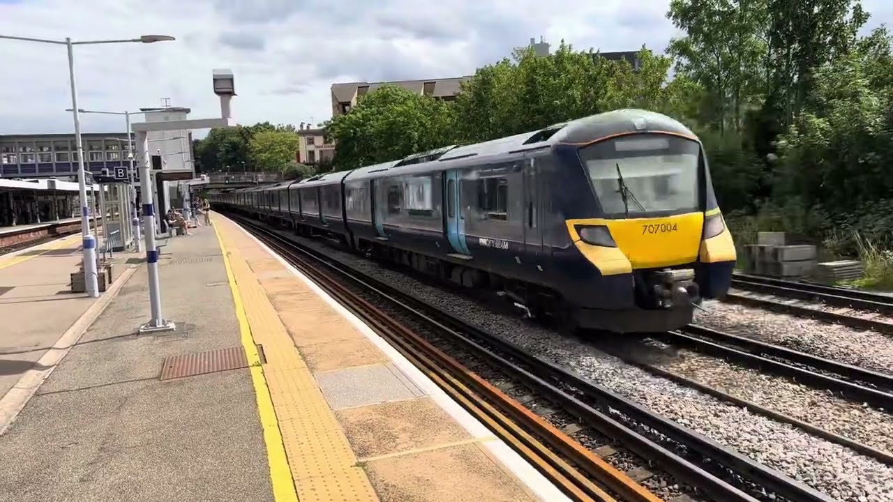 Trains at New Cross (1/7/23)