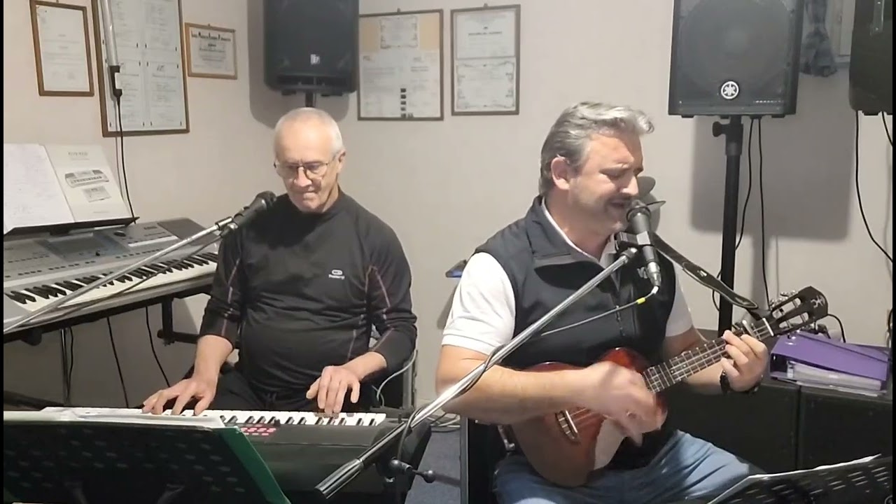  A WHITER SHADE OF PALE (Procol Harum) - Version José CHAMBRE (clavier) & Emmanuel CHAMBRE (ukulele)