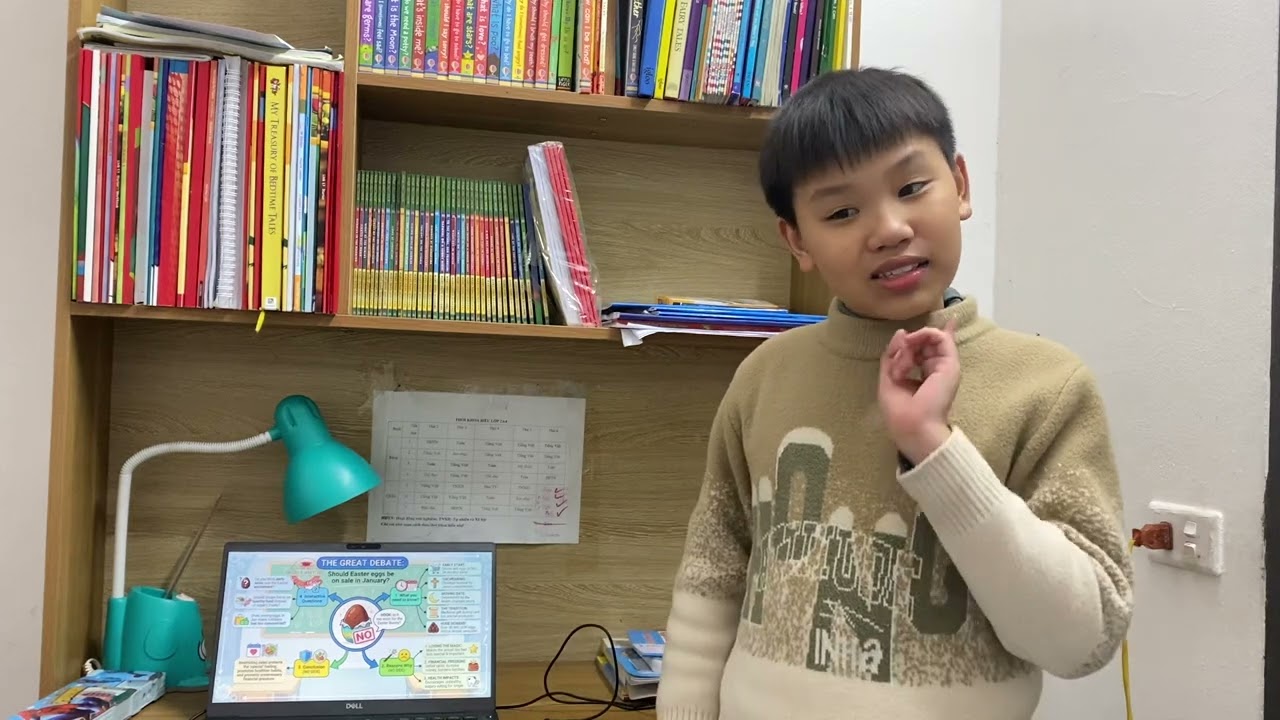 Tiến Long thuyết trình bộ Big Debate