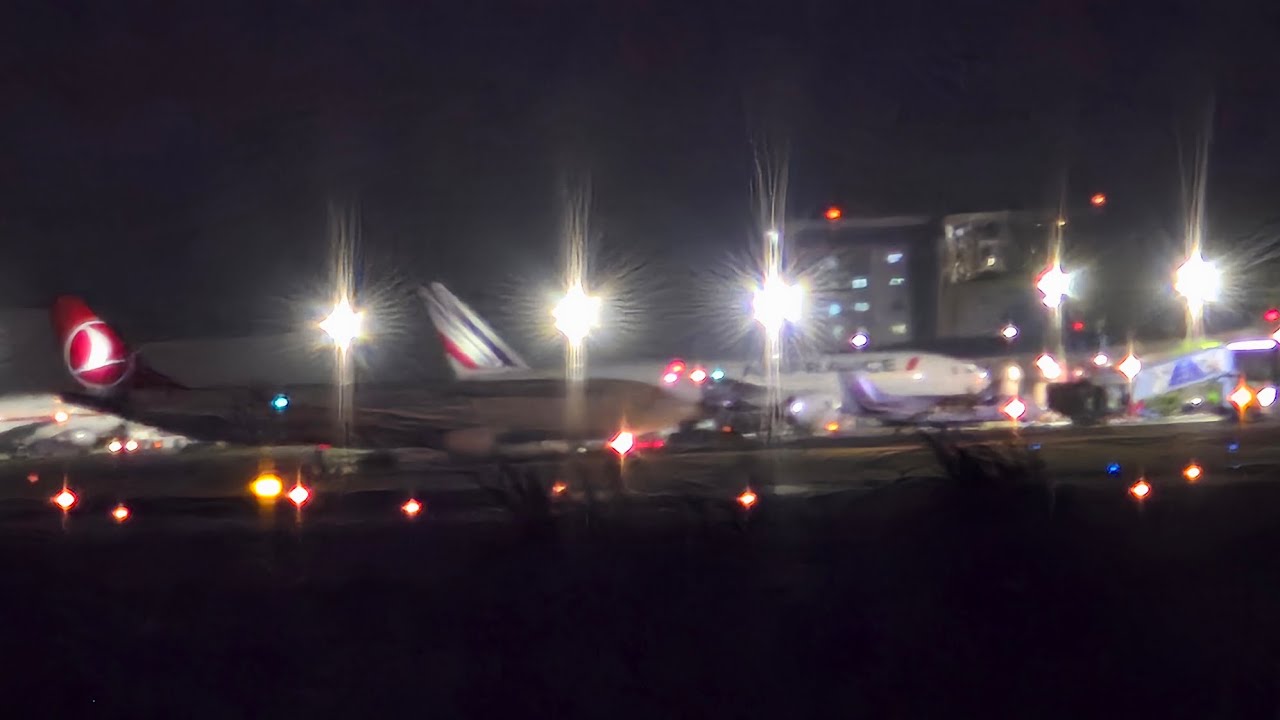 Night spotting Libreville. Airfrance , Turkish Airlines, Allier Air B737F