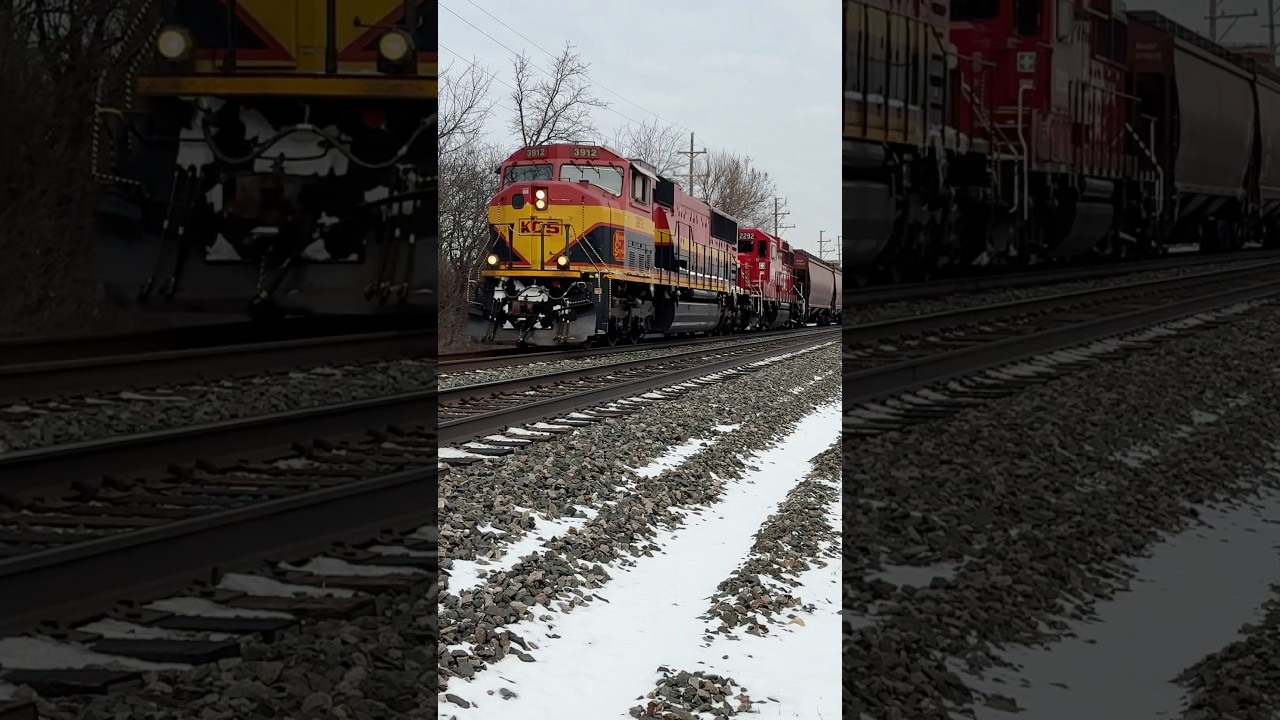 KCS 3912 rolls CPKC 2-246 past Northbrook IL
