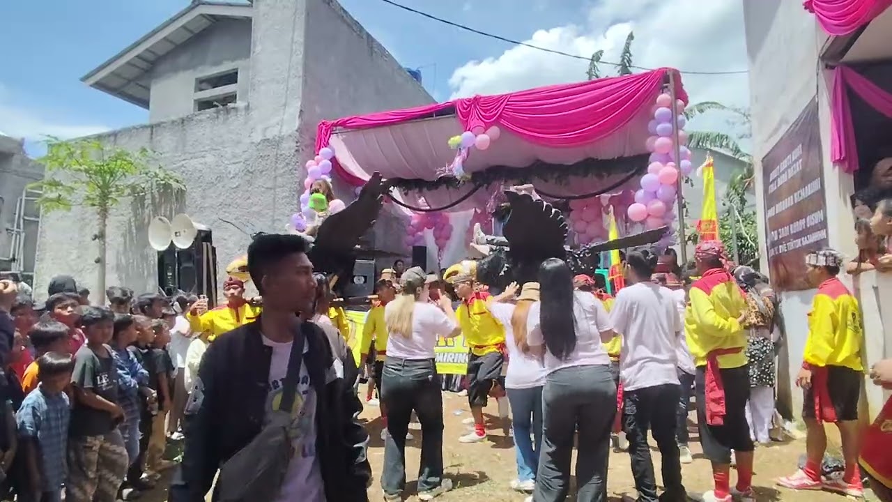 Yang punya Hajatnya Naik Rajawali | Mekar Budaya | D Cinangka