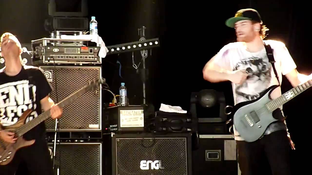 Emmure - R2Deepthroat (live at Hellfest 2012)