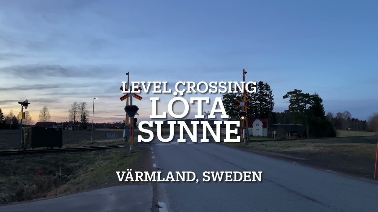 | *Single Incandescent Bulb* | Järnvägsövergång // Level Crossing | Löta, Sunne | Värmland [SE] |